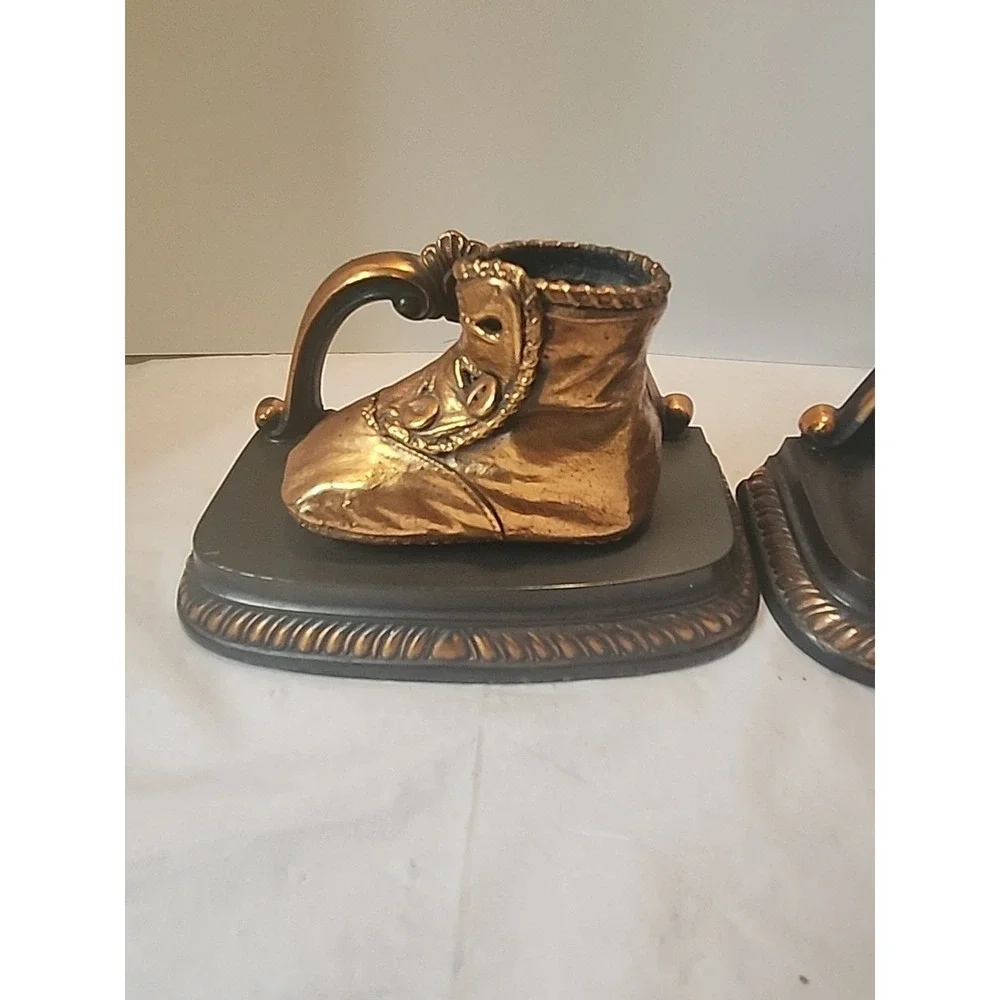 The Unbranded Brand vintage victorian